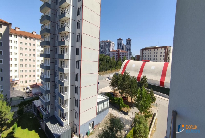 Doruk Emlak Ofisi > DORUK EMLAK OFİSİNDEN ÜNİVERSİTE BÖLGESİNDE KUZEYYAKA SİTESİ’NDE 2+1 KİRALIK DAİRE