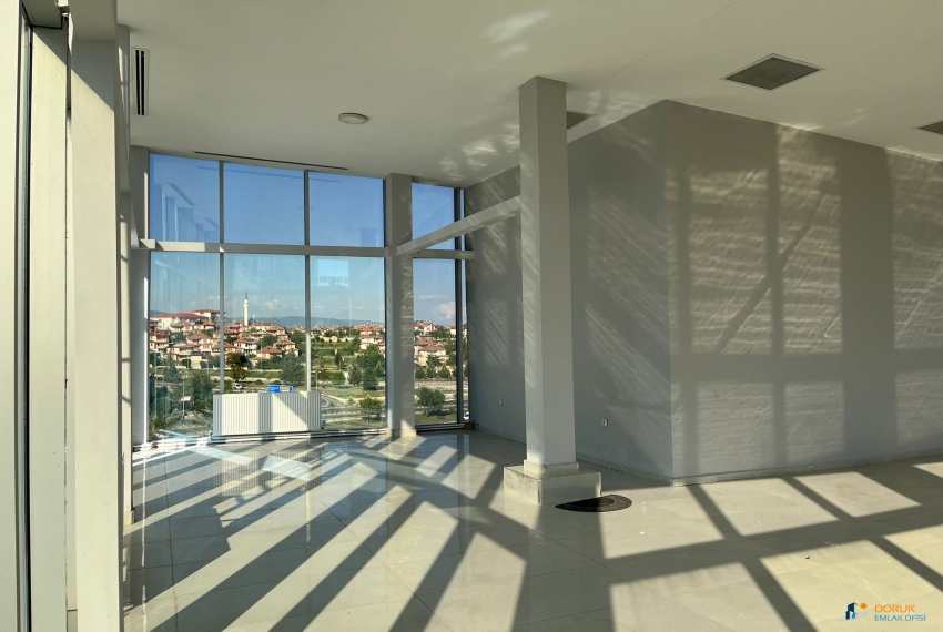 Doruk Emlak Ofisi > DORUK EMLAK OFİSİNDEN KASTAMONU EĞİTİM VE ARAŞTIRMA HASTANESİNİN KARŞISINDA 650 M2 KİRALIK DÜKKAN