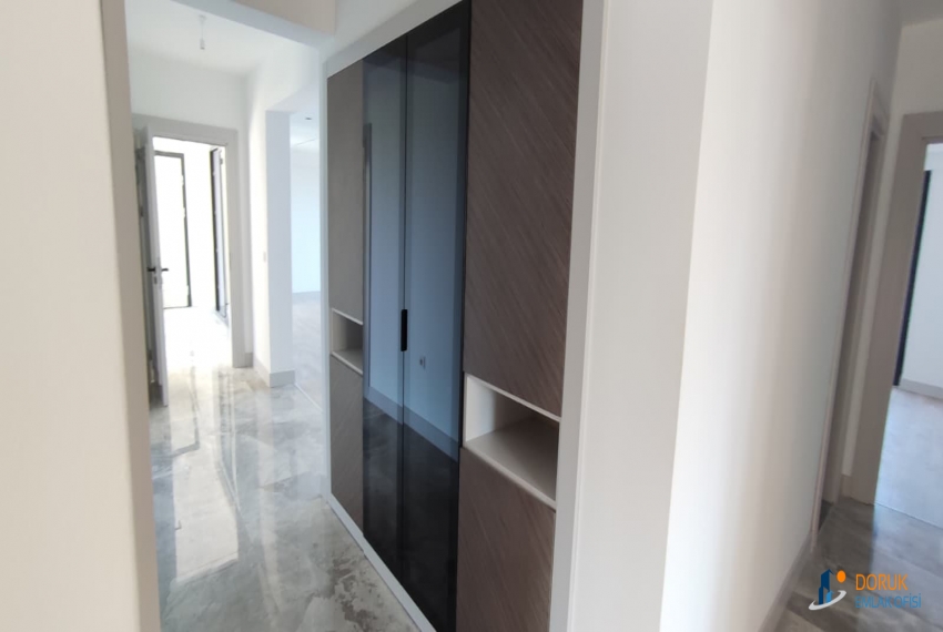 Doruk Emlak Ofisi > DORUK EMLAK OFİSİNDEN LEDAKENT 2. ETAPTA BAHÇE KATI SATILIK 4+1 DAİRE