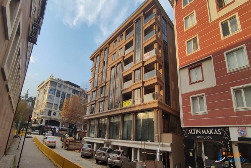 Doruk Emlak Ofisi > FİYAT DÜŞTÜ! MÜTEVELLİ PARLA İŞ MERKEZİNDE 2+1 KİRALIK OFİS