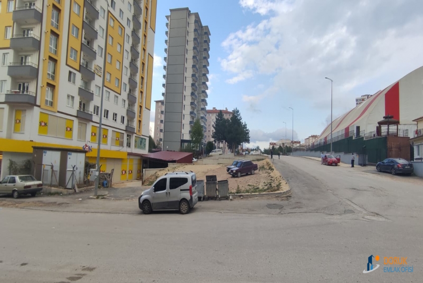 Doruk Emlak Ofisi > DORUK EMLAK OFİSİNDEN KUZEYKENT'DE ÜNİVERSİTE YAKININDA YURT APARMANI ALTINDA KİRALIK DÜKKAN