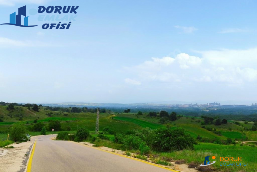 Doruk Emlak Ofisi > DORUK EMLAKTAN YATIRIMLIK YOLA CEPHE 17.670 M2 SATILIK ARAZİSİ