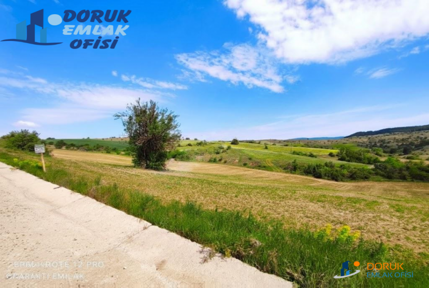 Doruk Emlak Ofisi > DORUK EMLAKTAN YATIRIMLIK YOLA CEPHE 17.670 M2 SATILIK ARAZİSİ