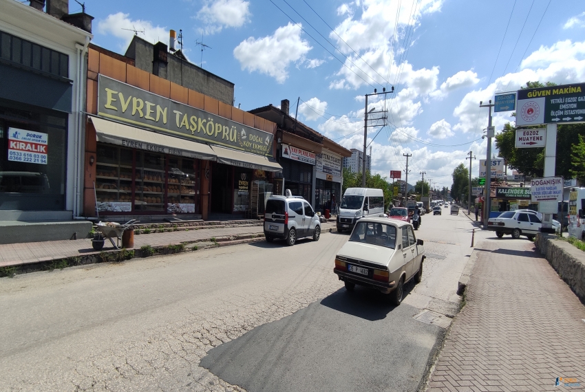 Doruk Emlak Ofisi > DORUK EMLAK OFİSİNDEN ESKİ SANAYİ SİTESİNDE ANA CADDE ÜZERİNDE KİRALIK 2 KATLI GENİŞ METREKARELİ SIFIR YAPILI LÜKS DÜKKAN